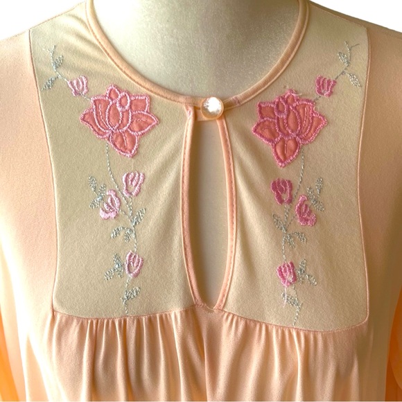 VTG Peachy Pink Retro Floral Embroidery Button Neck Bell Sleeve Nightgown | S - Picture 2 of 8